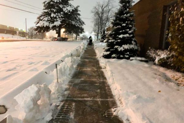 Commercial-snow-removal-side-walk-salting