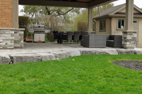 backyard-interlocking-patio-burlington-contractor