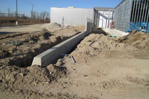 commercial-concrete-retaining-wall-forming-contractor