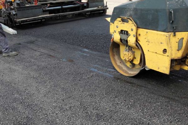 commercial-parking-lot-asphalt-paving-contractor