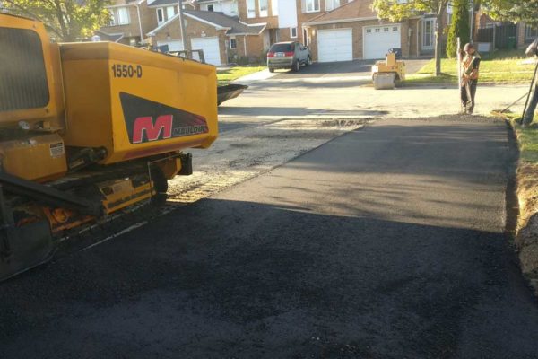 driveway-asphalt-paving-replacment-contractor-mississauga-oakville-and-burlington