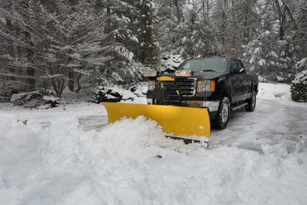 driveway-snow-removal-and-salting-contractor